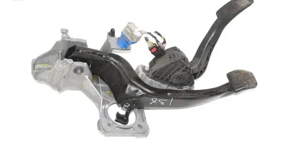 Ford Mondeo MK V Pedal assembly 