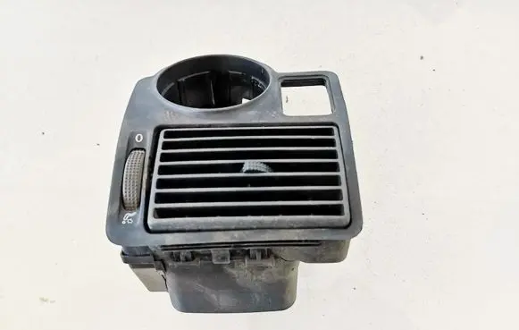 Volkswagen Golf IV Dash center air vent grill 1j1819983a 1j1815715a