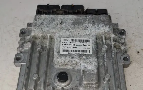 Ford Mondeo MK IV Engine control unit/module DG9112A650AAA 28397313 97RI010012