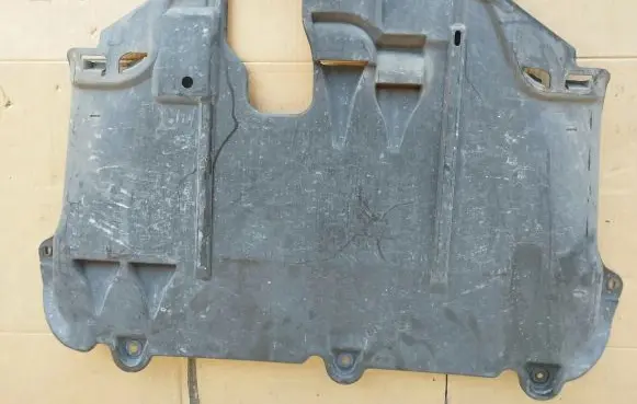 Ford Kuga I Engine splash shield/under tray 8V416P013AD