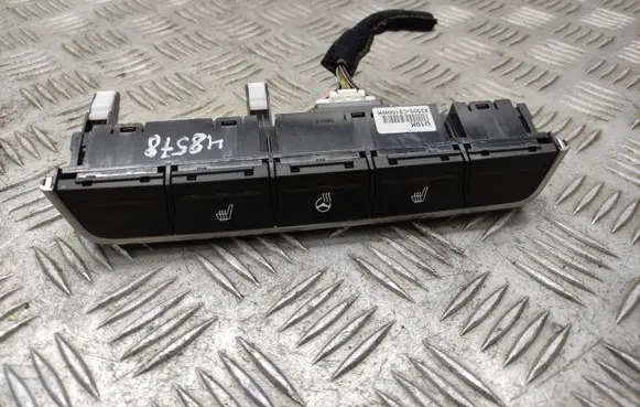 KIA Sorento Seat heating switch 93300C5100WK
