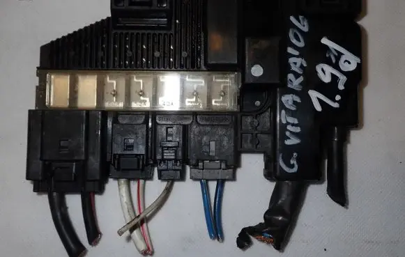 Suzuki Grand Vitara II Fuse box set