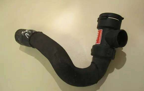 Audi A6 S6 C5 4B Engine coolant pipe/hose 4B0121049AE