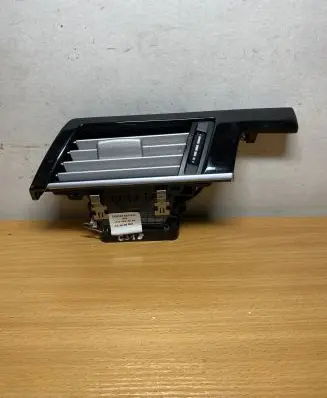 Mercedes-Benz E W212 Dashboard air vent grill cover trim 2128204004 A2128302654