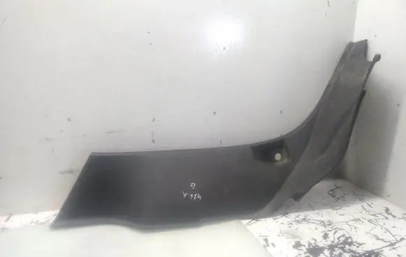 Foot area side trim