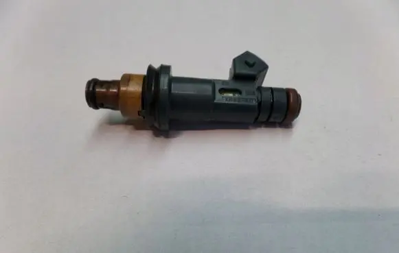 Jaguar XK8 - XKR Fuel injector XR82AD40V8