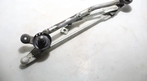 Front wiper linkage