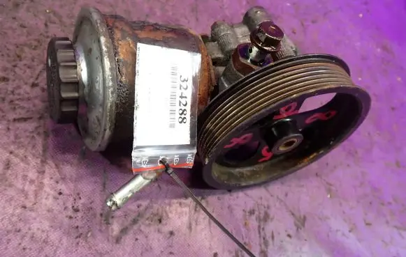 Toyota Corolla Verso E121 Power steering pump 12180