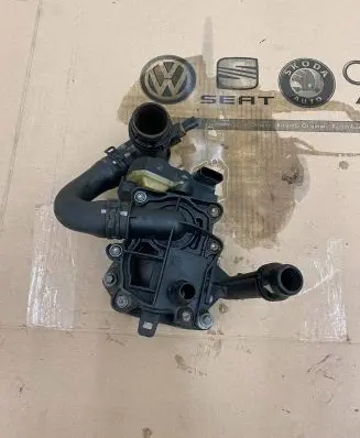 BMW 3 F30 F35 F31 Thermostat/thermostat housing 7642854 1153 142904