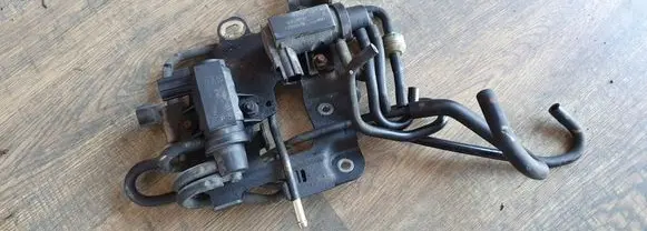 Mazda 6 Vacuum valve SH0218741