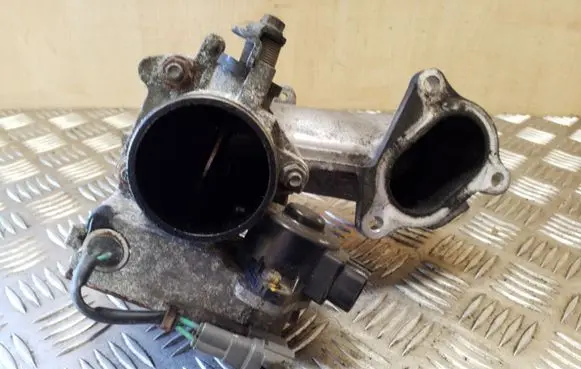 Toyota RAV 4 (XA20) Throttle valve