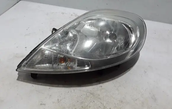 Opel Vivaro Headlight/headlamp 8200701354