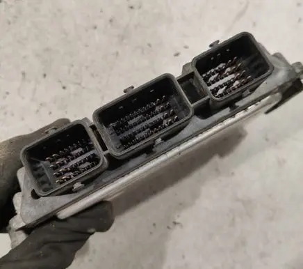 Renault Scenic II - Grand scenic II Engine control unit/module ECU 0281011390 8200310863