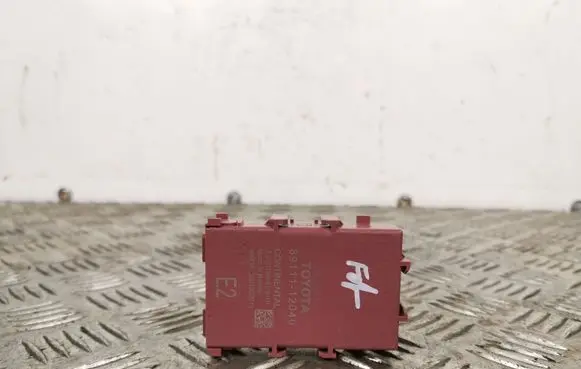 Toyota RAV 4 (XA50) Gateway control module 8911112040