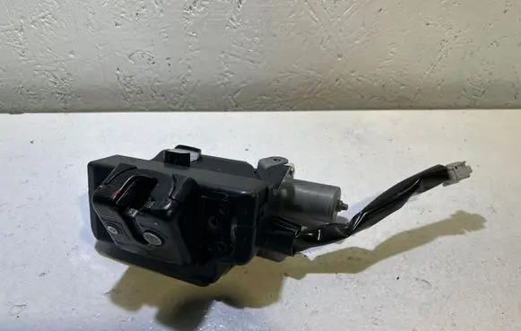 Toyota RAV 4 (XA40) Tailgate/trunk/boot lock/catch/latch T5161382A 1638000790