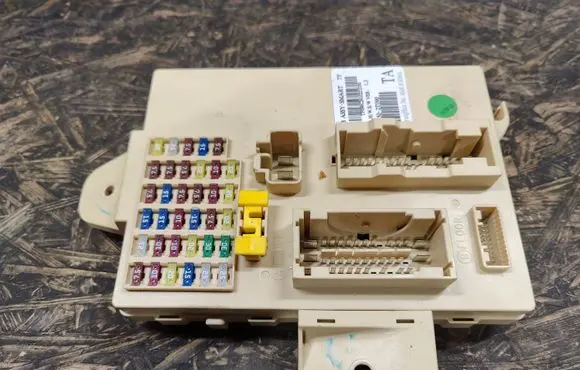 KIA Optima Fuse module 919502T090