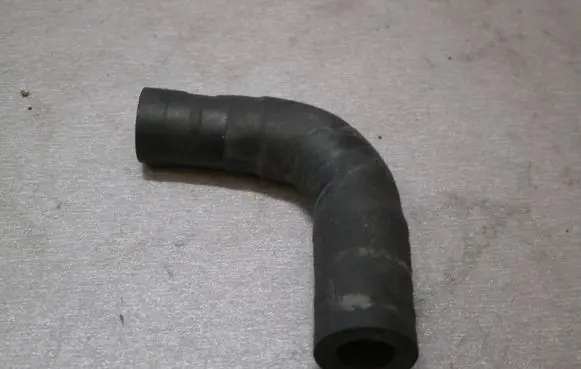 Mercedes-Benz ML W163 Engine coolant pipe/hose 6282030082