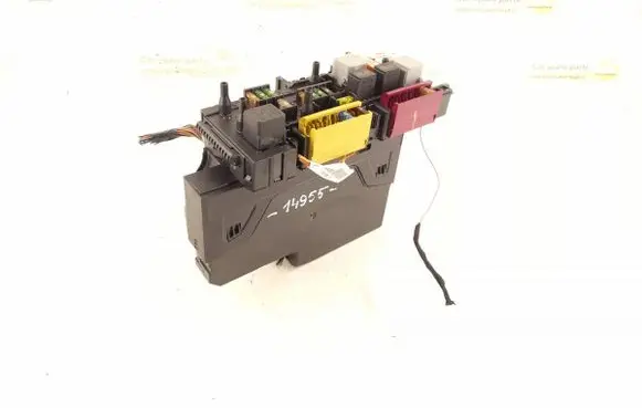 Mercedes-Benz C W204 Fuse box set A2049060105 2049060105