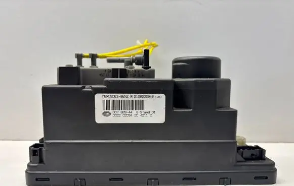 Mercedes-Benz E W210 Central locking vacuum pump 2108002948 00782844