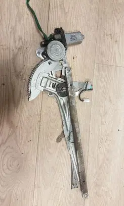 Mitsubishi Pajero Sport I Front door window regulator with motor MR144596 0621006526