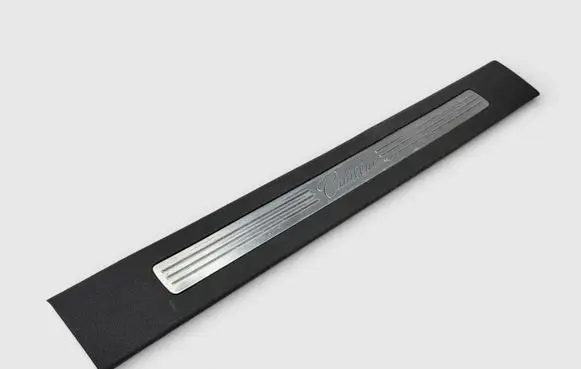 Cadillac Escalade Front sill trim cover 15848379 15222121
