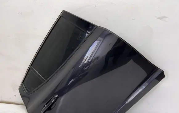 KIA Stinger Rear door 