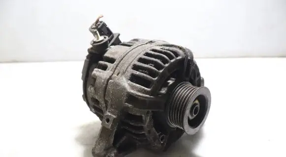 Toyota Avensis Verso Generator/alternator 0124325079