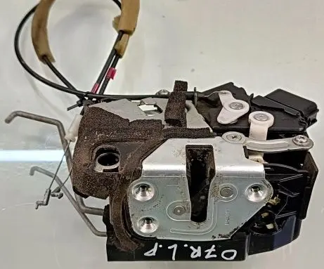 Mazda 5 Front door lock