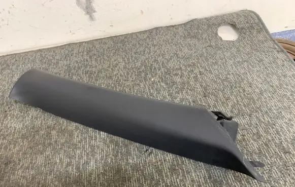 Ford Mustang V (A) pillar trim
