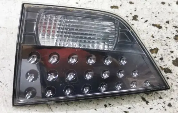 Mitsubishi Outlander Tailgate rear/tail lights