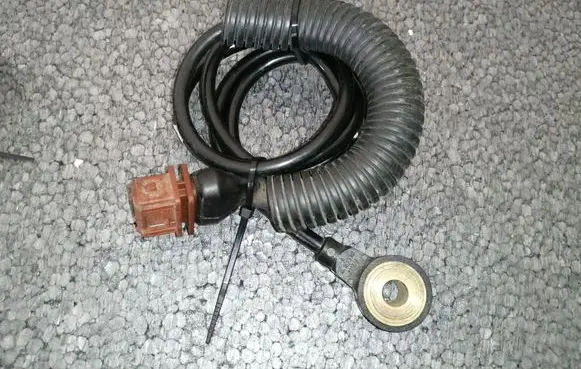 Volvo S40, V40 Detonation knock sensor 9146213