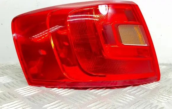 Volkswagen Jetta VI Rear/tail lights