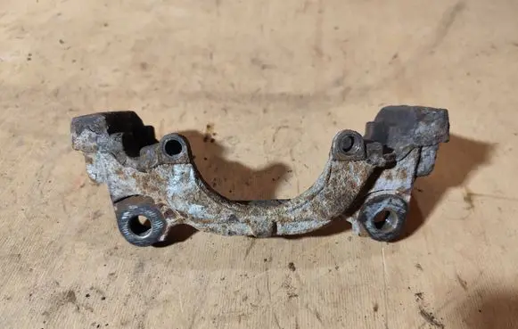 Volkswagen Touran I Front wishbone bush