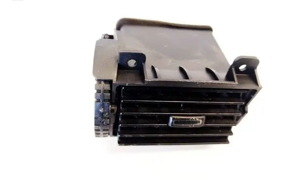 Nissan X-Trail T30 Dash center air vent grill 687618H300