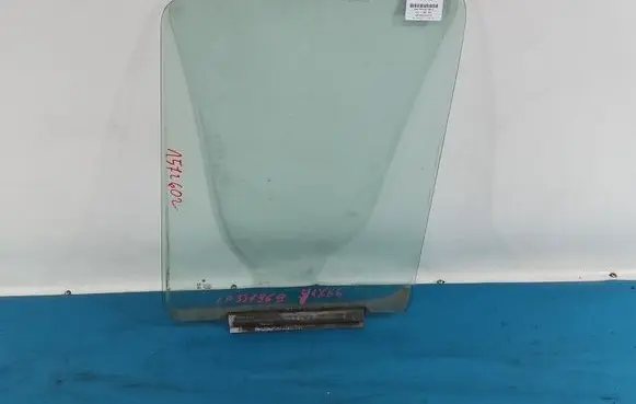 Volkswagen II LT Front door window glass four-door IMPRK1572602