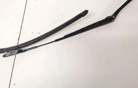 Volkswagen PASSAT B6 Front wiper blade arm 3c1955409c