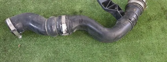 Intercooler hose/pipe