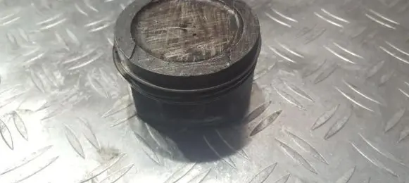 Volkswagen Golf IV Piston 