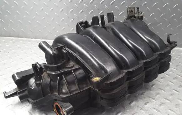 Toyota Yaris Intake manifold 1712047010