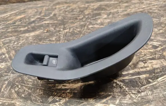 Fiat 500X Electric window control switch B579