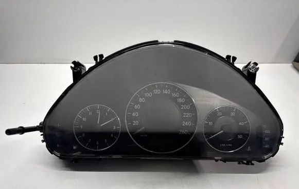 Mercedes-Benz E W211 Speedometer (instrument cluster) A2115400447