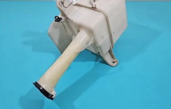 Toyota Corolla E120 E130 Windshield washer fluid reservoir/tank IMPRK1493201
