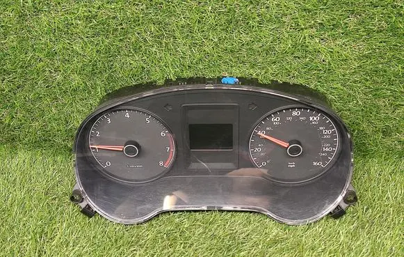 Volkswagen Jetta VI Speedometer (instrument cluster) 5C6920951