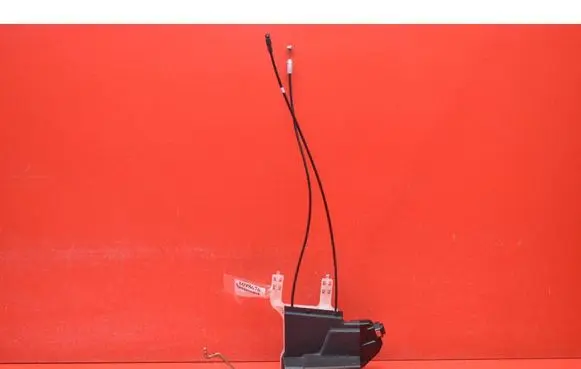 Hyundai Tucson JM Front door lock