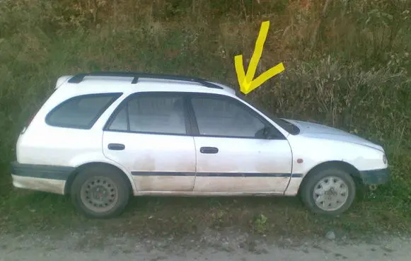 Toyota Corolla E110 Front door window glass four-door