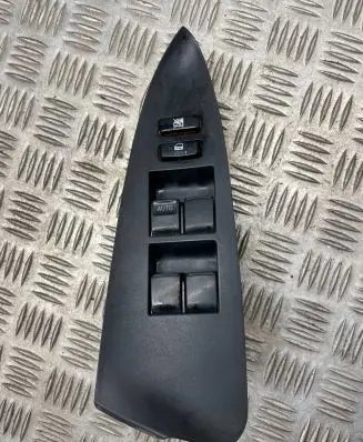 Toyota RAV 4 (XA30) Electric window control switch 7423242070 8352e77