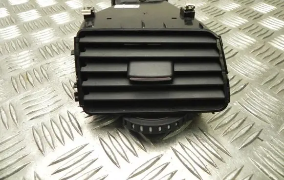 Volkswagen Touareg II Rear air vent grill 7P2819728 T3055