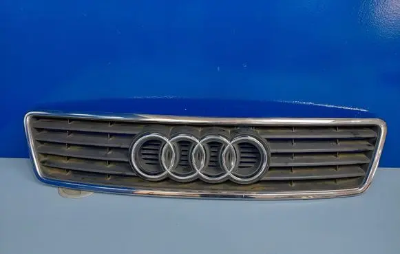 Audi A6 S6 C5 4B Front bumper upper radiator grill 4B0853651A