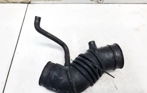 Air intake hose/pipe