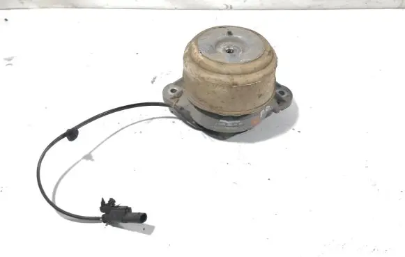 Mercedes-Benz C W204 Engine mount bracket A2042403917